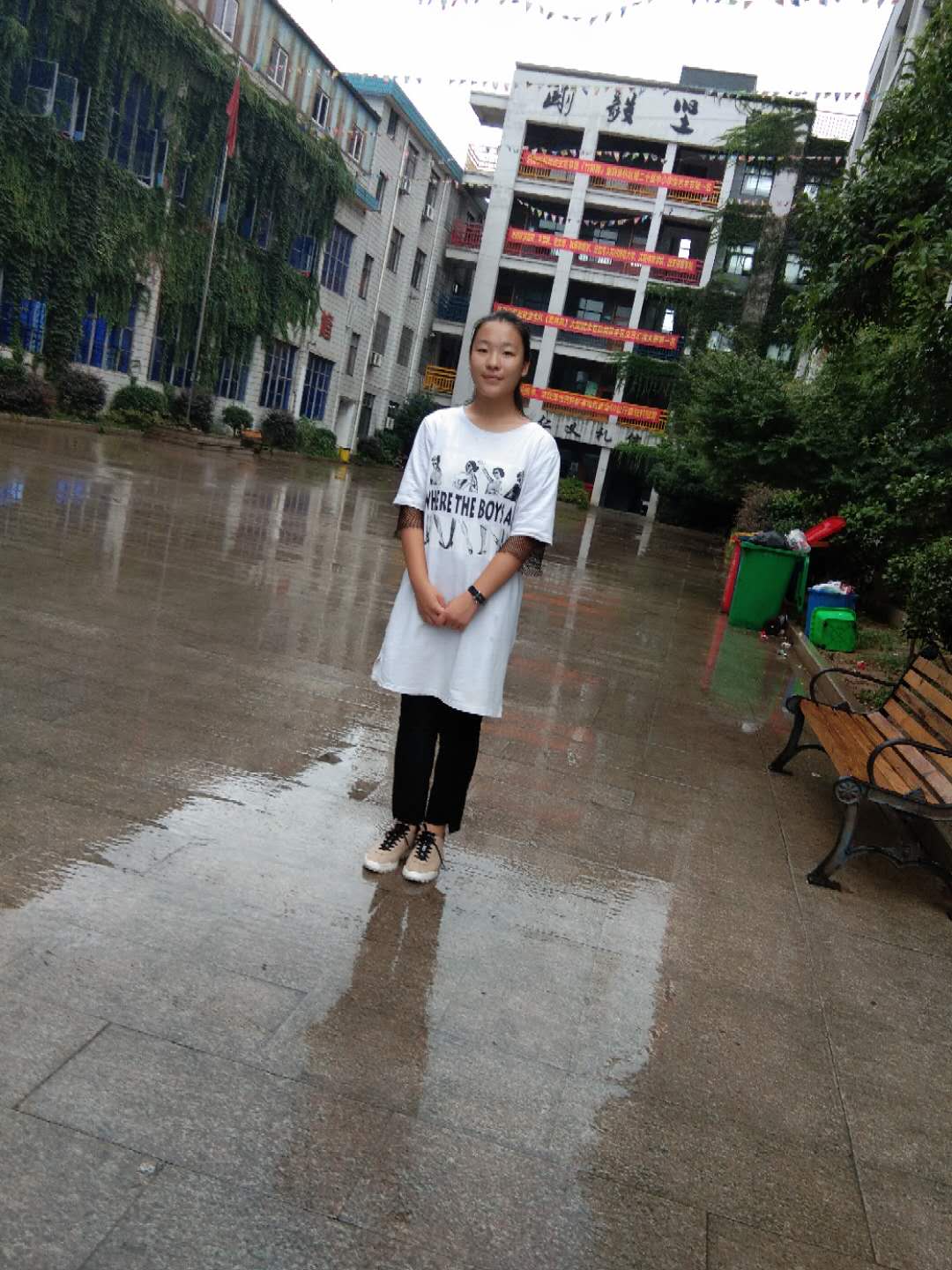 马林娜:正是少年时,不负青春,不负自己,不负学校